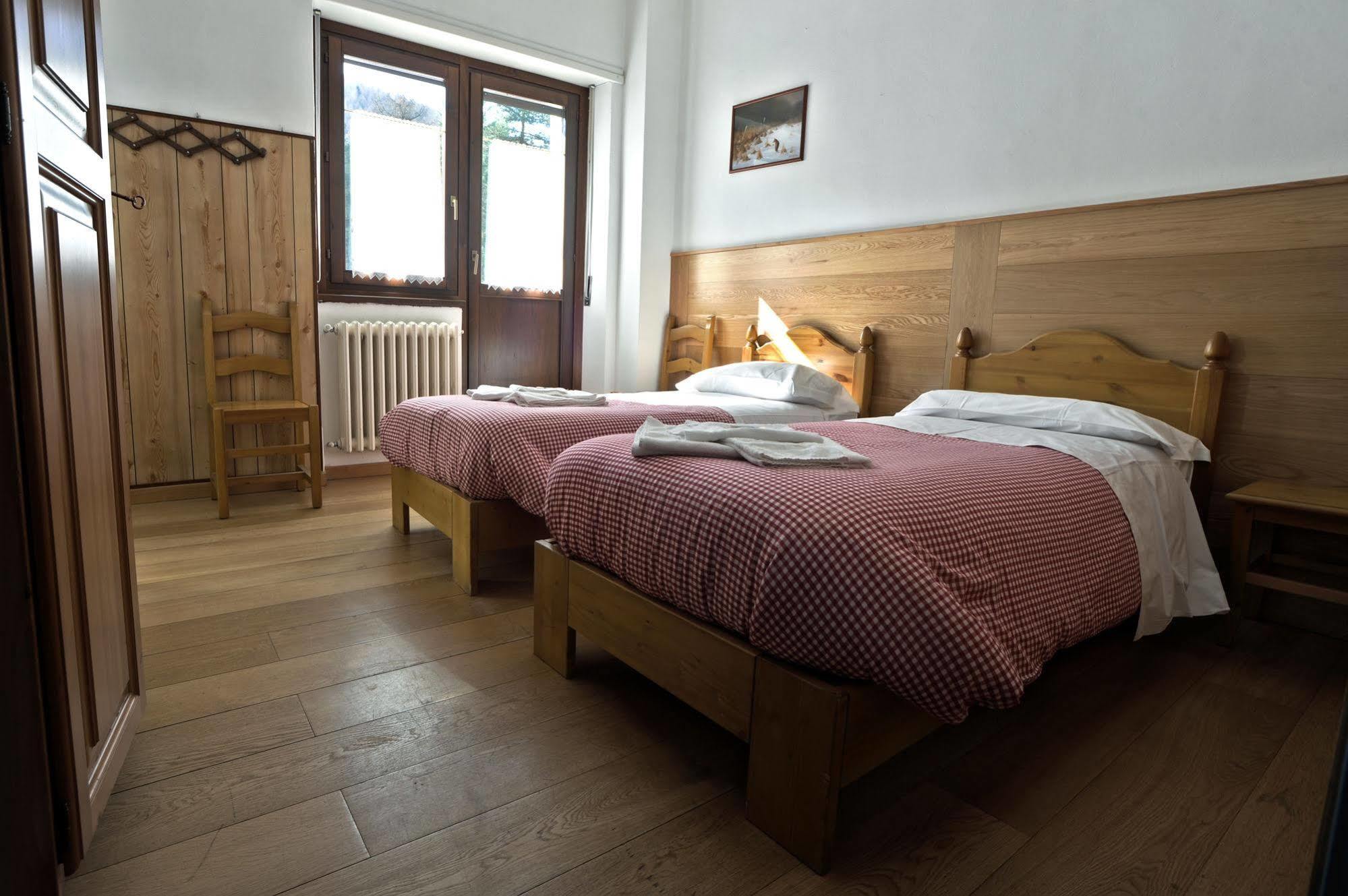 Casa San Francesco Hotel Bardonecchia Exterior photo